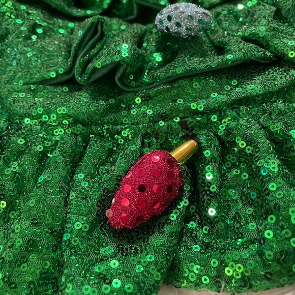 Glamorous Sequin Christmas Dress for Dogs! Size Medium  NWT - Picture 4 of 9